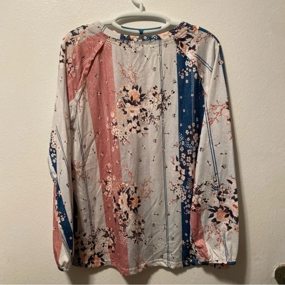 Noracora Tunic Top Women’s Size XL Long-sleeve Floral‎ V Neck NEW